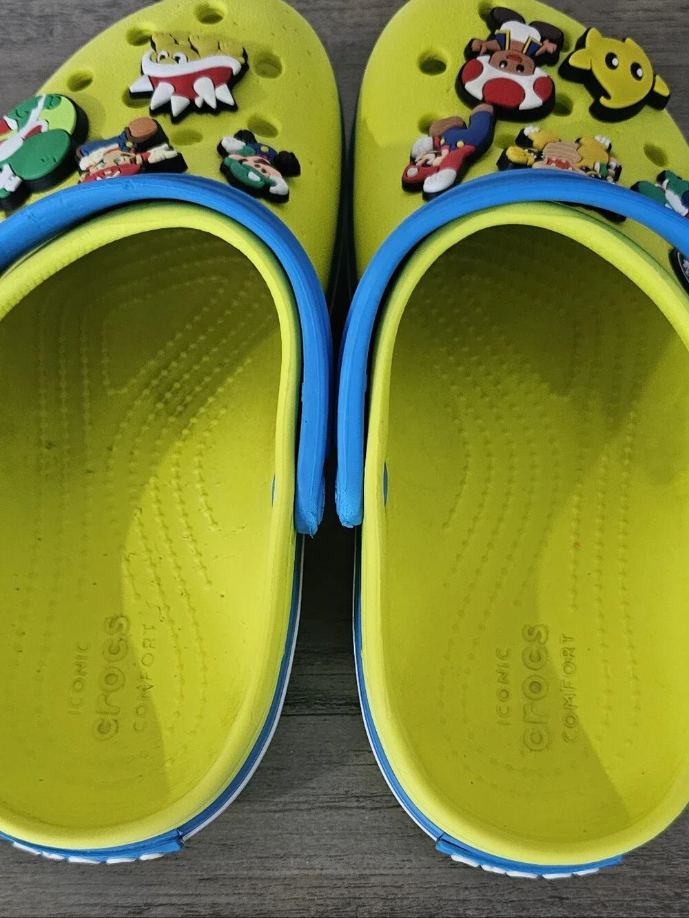 CROCS Kids Citron Yellow and Blue Clogs with Super Mario Charms C 13 Boy